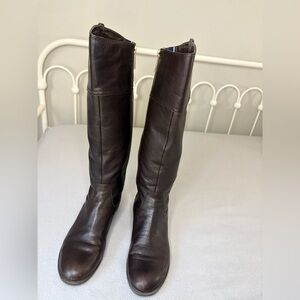 Tommy Hilfiger Dark Brown Leather Riding Boots Gold Buckle Size 9